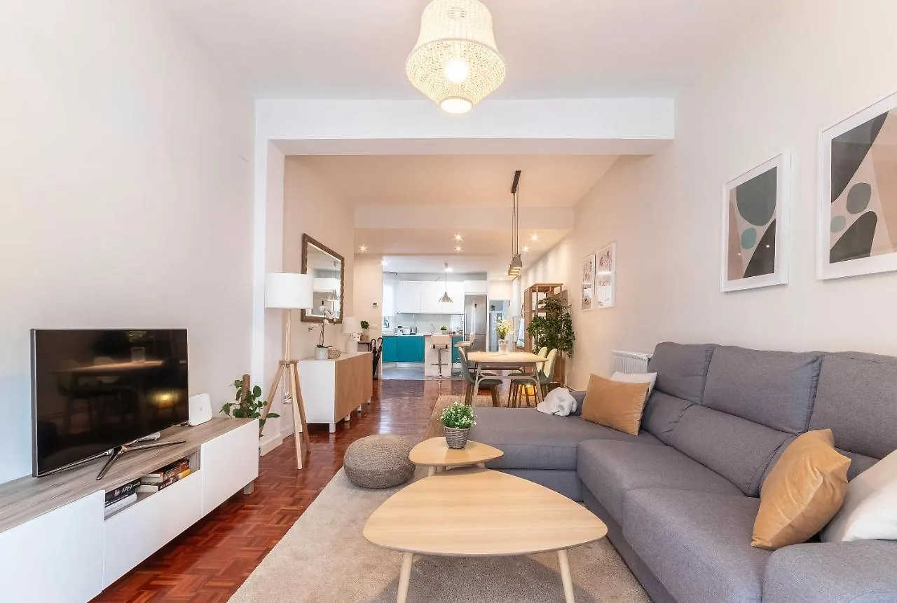Spacious And Lovely In The City Center Of בילבאו ספרד