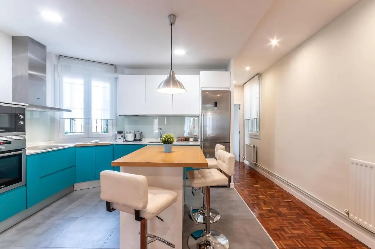 Spacious And Lovely In The City Center Of בילבאו דירה