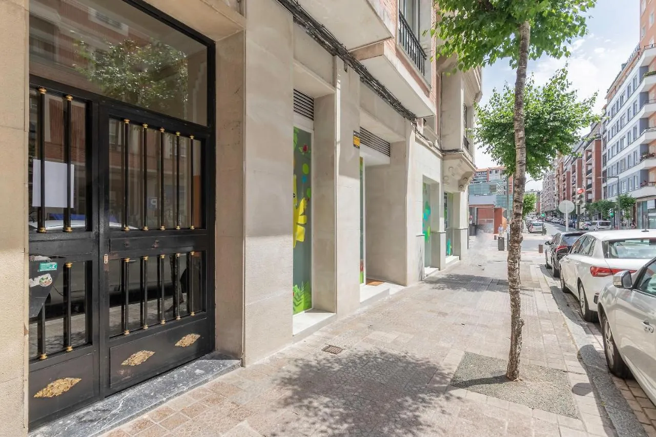 Spacious And Lovely In The City Center Of בילבאו