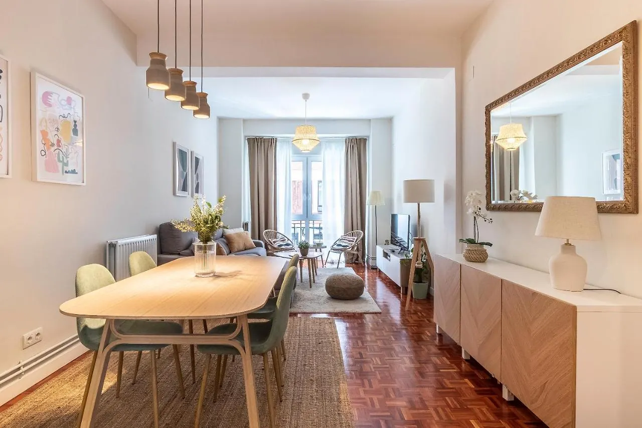 דירה Spacious And Lovely In The City Center Of בילבאו ספרד